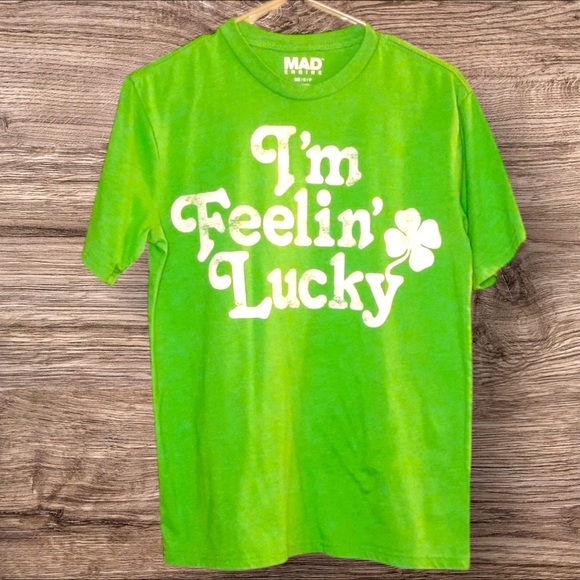 Mad Engine St. Patrick's Day "I'm Feelin' Lucky" Green Clover Tee - Size M - Picture 2 of 2